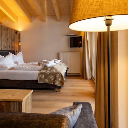 Hotel Rezia Ла Виля Екстериор снимка