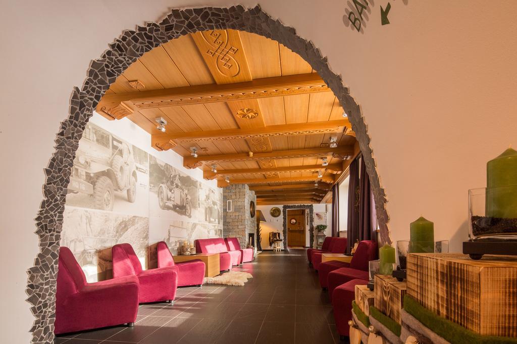 Hotel Rezia Ла Виля Екстериор снимка